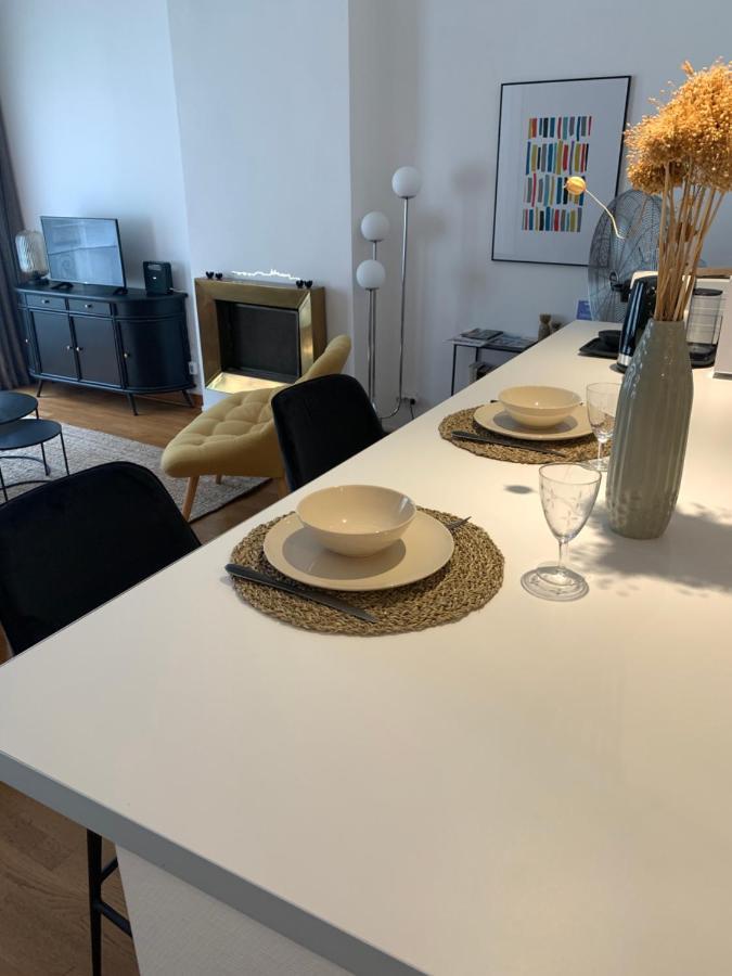 Apartment Escale Citadine Au Centre D'avignon, Climatisation, De Charme, Spacieux Et Lumineux