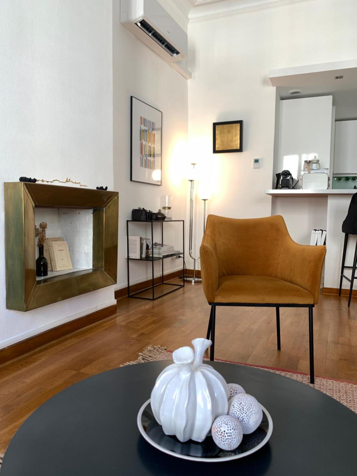 Escale Citadine Au Centre D'avignon, Climatisation, De Charme, Spacieux Et Lumineux *