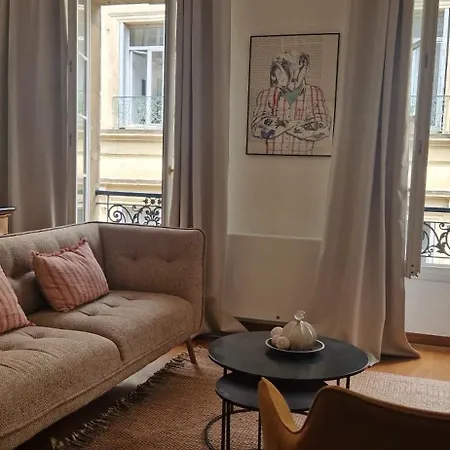 Escale Citadine Au Centre D'Avignon, Climatisation, Appartement De Charme, Spacieux Et Lumineux Room photo