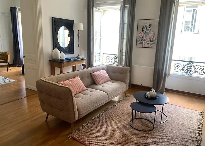 Escale Citadine Au Centre D\'Avignon, Climatisation, Appartement De Charme, Spacieux Et Lumineux