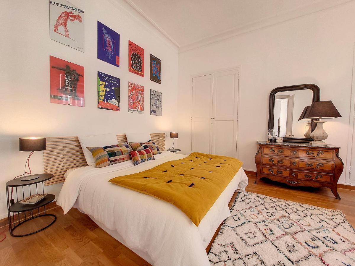 Escale Citadine Au Centre D'avignon, Climatisation, De Charme, Spacieux Et Lumineux