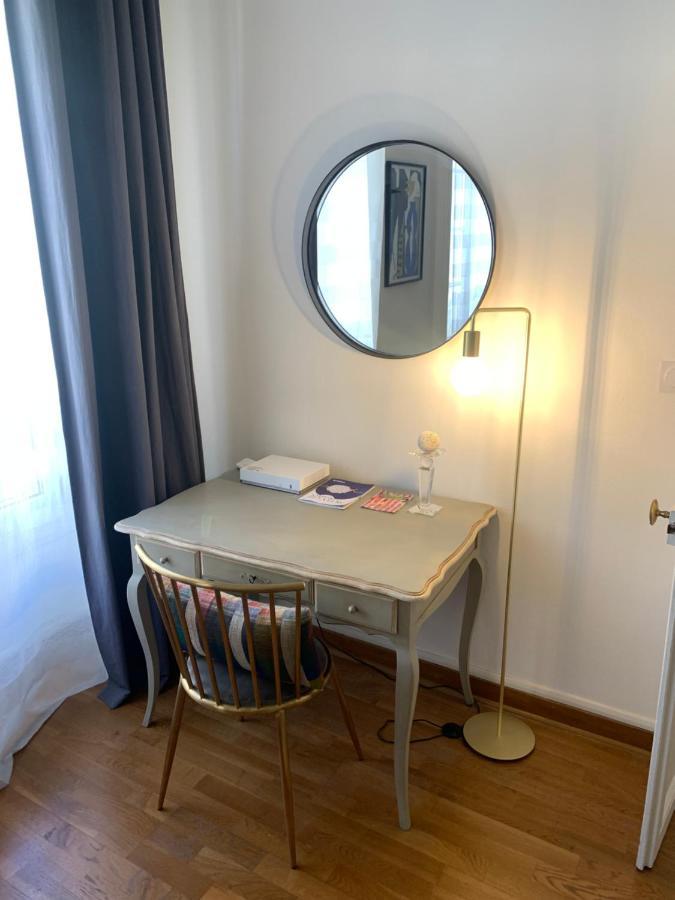 Escale Citadine Au Centre D'avignon, Climatisation, De Charme, Spacieux Et Lumineux