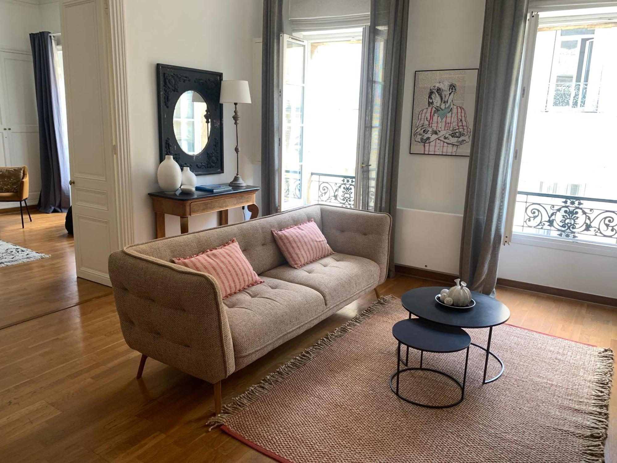 Appartamento Escale Citadine Au Centre D'avignon, Climatisation, De Charme, Spacieux Et Lumineux Avignone