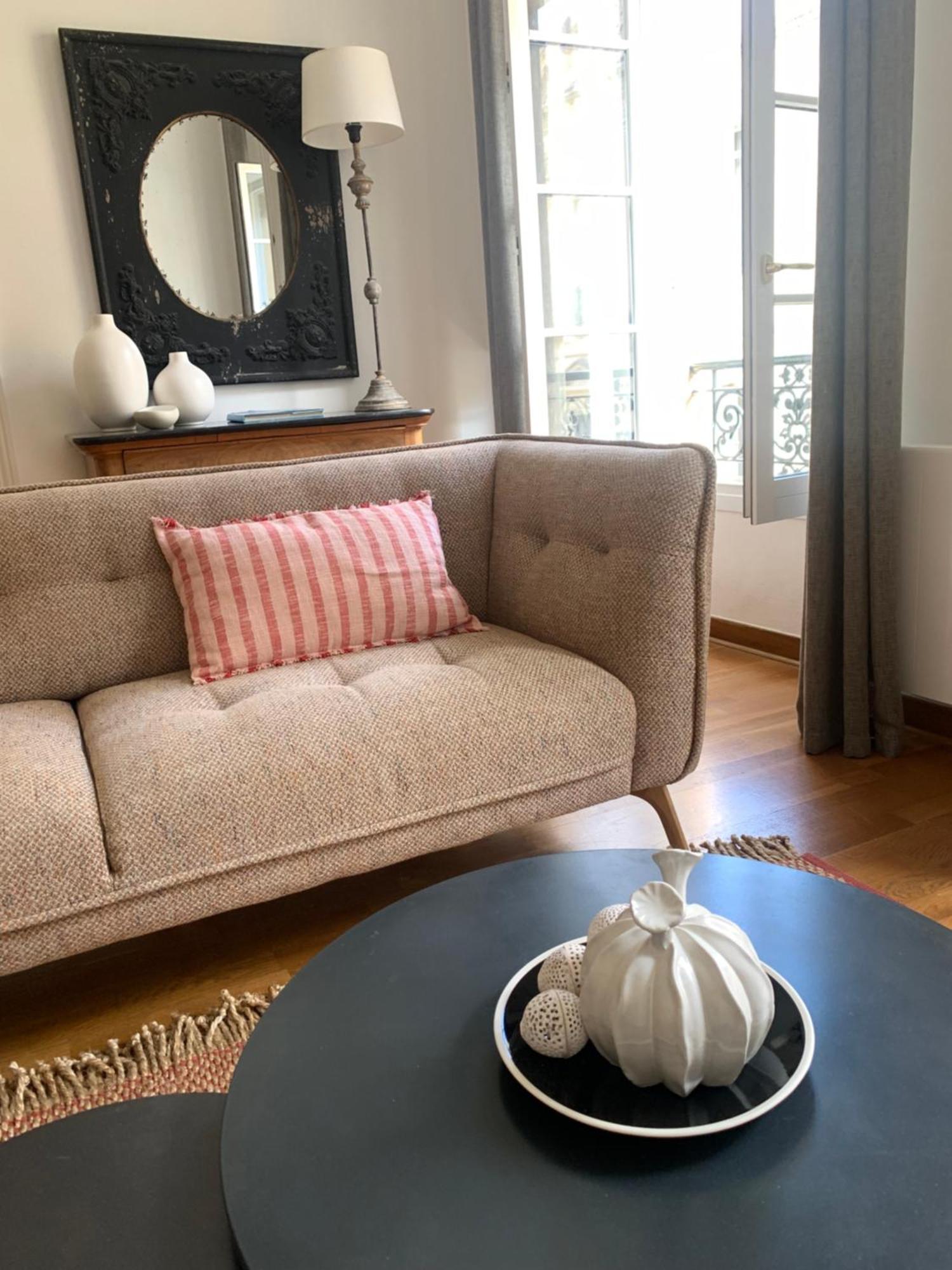 Appartamento Escale Citadine Au Centre D'avignon, Climatisation, De Charme, Spacieux Et Lumineux *