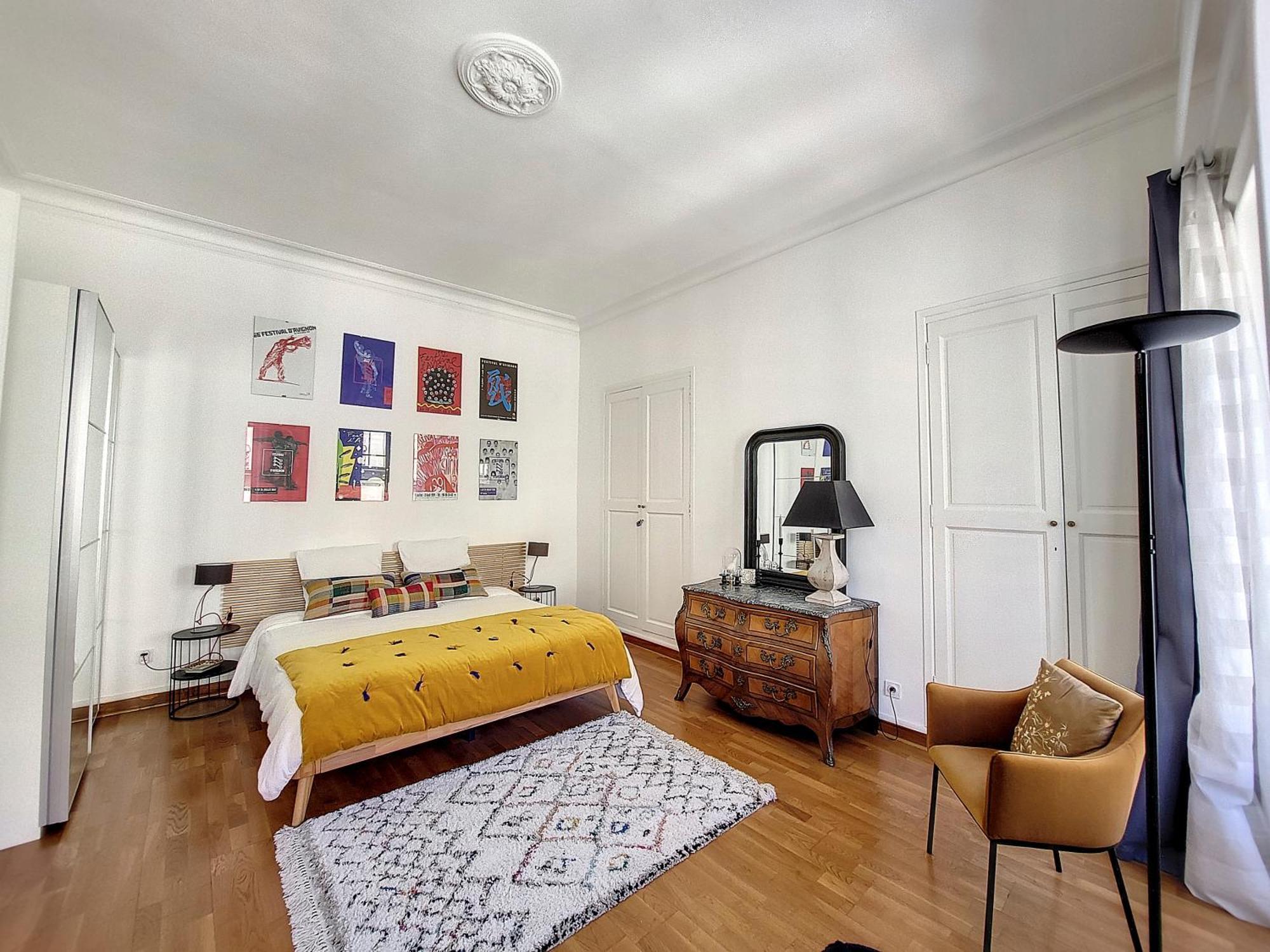 Escale Citadine Au Centre D'avignon, Climatisation, De Charme, Spacieux Et Lumineux Appartamento Avignone