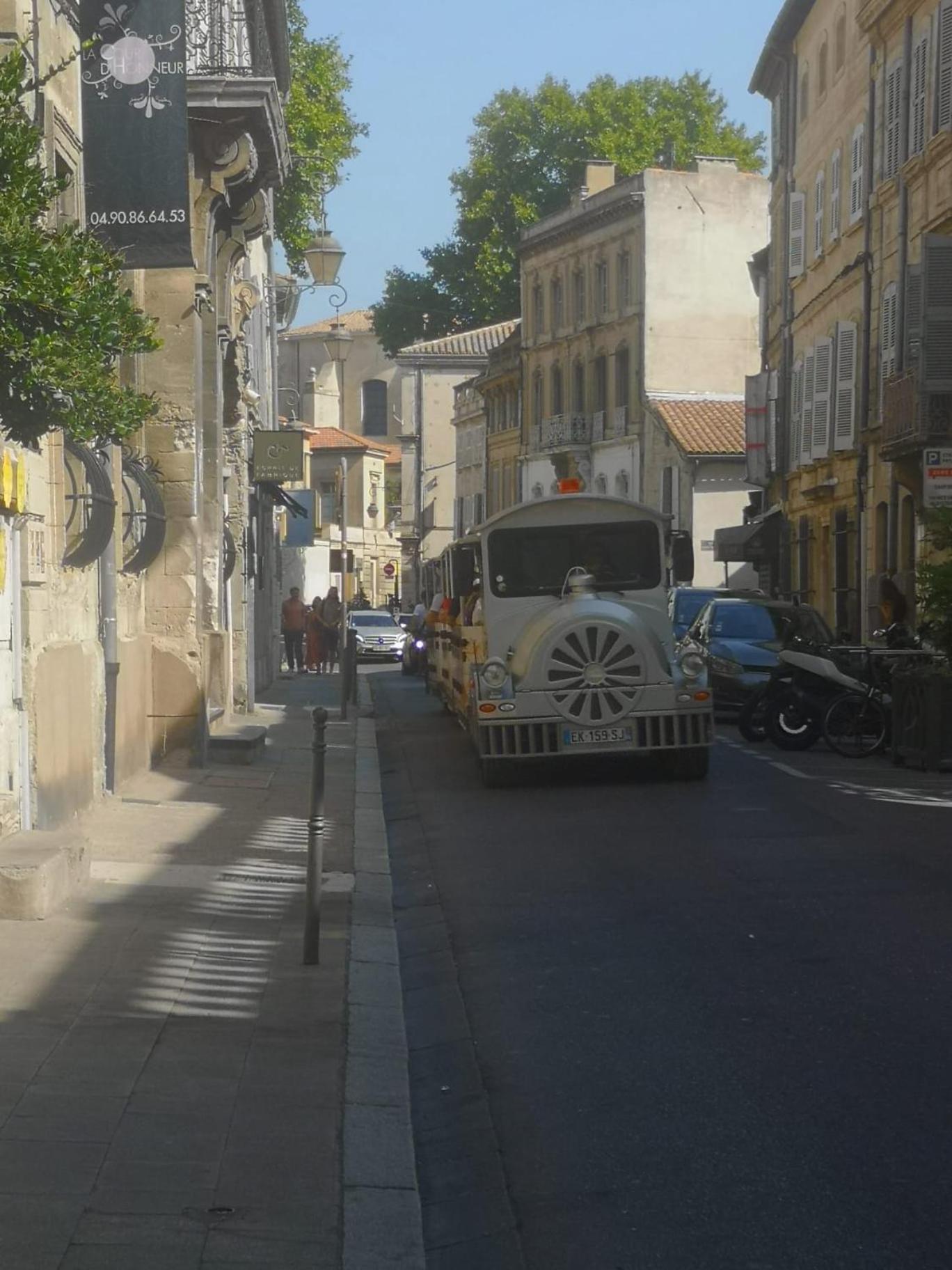 Escale Citadine Au Centre D'avignon, Climatisation, De Charme, Spacieux Et Lumineux Appartamento Avignone